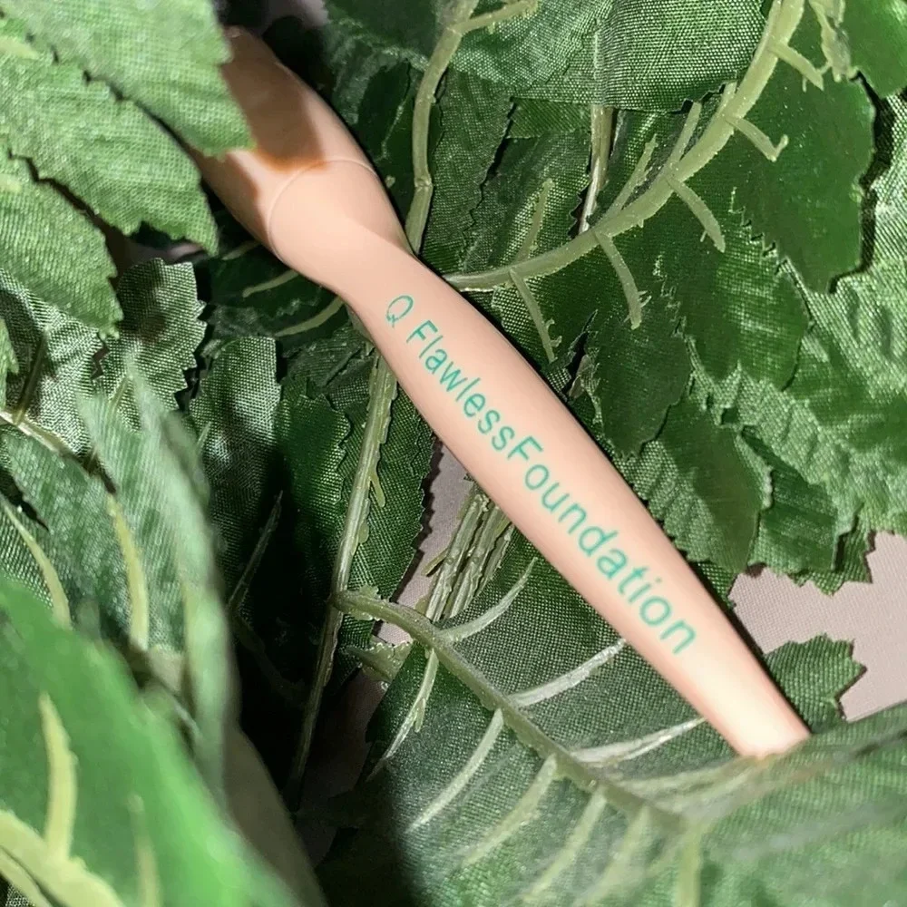 🎉⭐️HP⭐️💕Vegan Q flawless foundation brush New - Picture 4 of 13